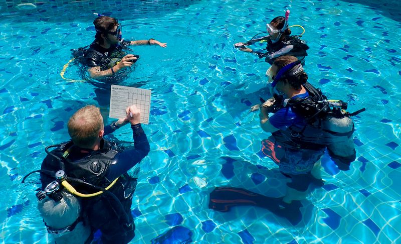 PADI IDC Staff Instructor PADI IDC Staff Instructor